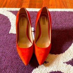 Rachel Roy orange suede pumps